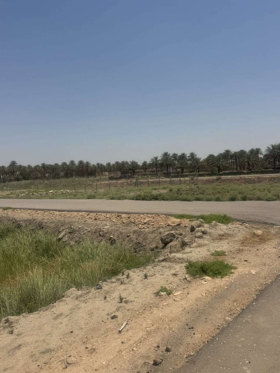 سلام عليكم الإخوة الأعزاء يوجد  تقسيم جديد من الدونم لل100متر باقي شي قليل  ع شارعين مي وكهرباء وتبليط كامل ع طريق العلويه شريفه ع بزل حجي علي متوفر كافه الخدمات طابو زراعي ملك صرف. مفتوح بيه بيان سند جديد 2025 تحويل مباشر بسم المشتري. ***********.  /***********
