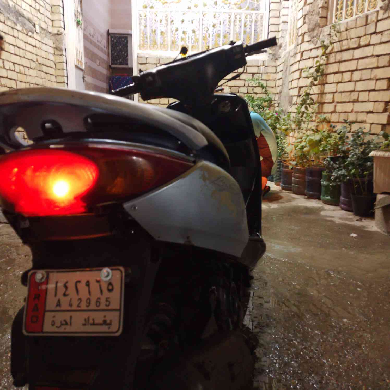 اسلام عليكم دراجة بريز يرادلها اشوي تعديلات شغالة مشيها ضعيف ميكنة كايمة يرادلها تجفيت السعر كهربائيات كلها جديدة السعر 250 و بيها مجال الاتصال على هاذا الرقم ***********
