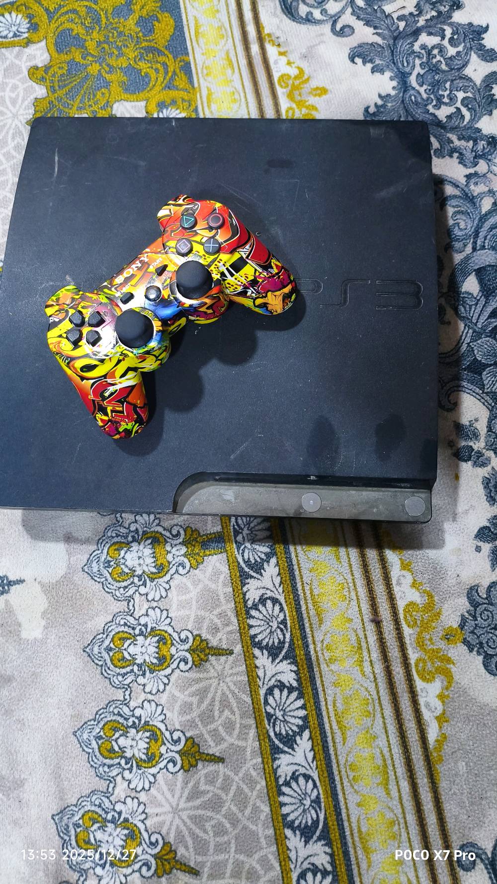 سلام عليكم بلي 3 بي 5لعبات وكلهن مهكرات جيتي اي 3 و بيس 2018ومصارعه وبعد بي العاب ناسهين وكلهن مهكرات وتجي ويال البلي يده موشمه ولاا مره لعبت بيها يعني من الكارتونه للكامره  البلي بي شغله وماعرفت شنيه اول ماشغل البلي بل شاشه تتطلع الشاه زركه يمكن الكرات ضارب لو يرادله تنضيف ماعرف مكاني كربلاء المقدسة الحر الصغير 
