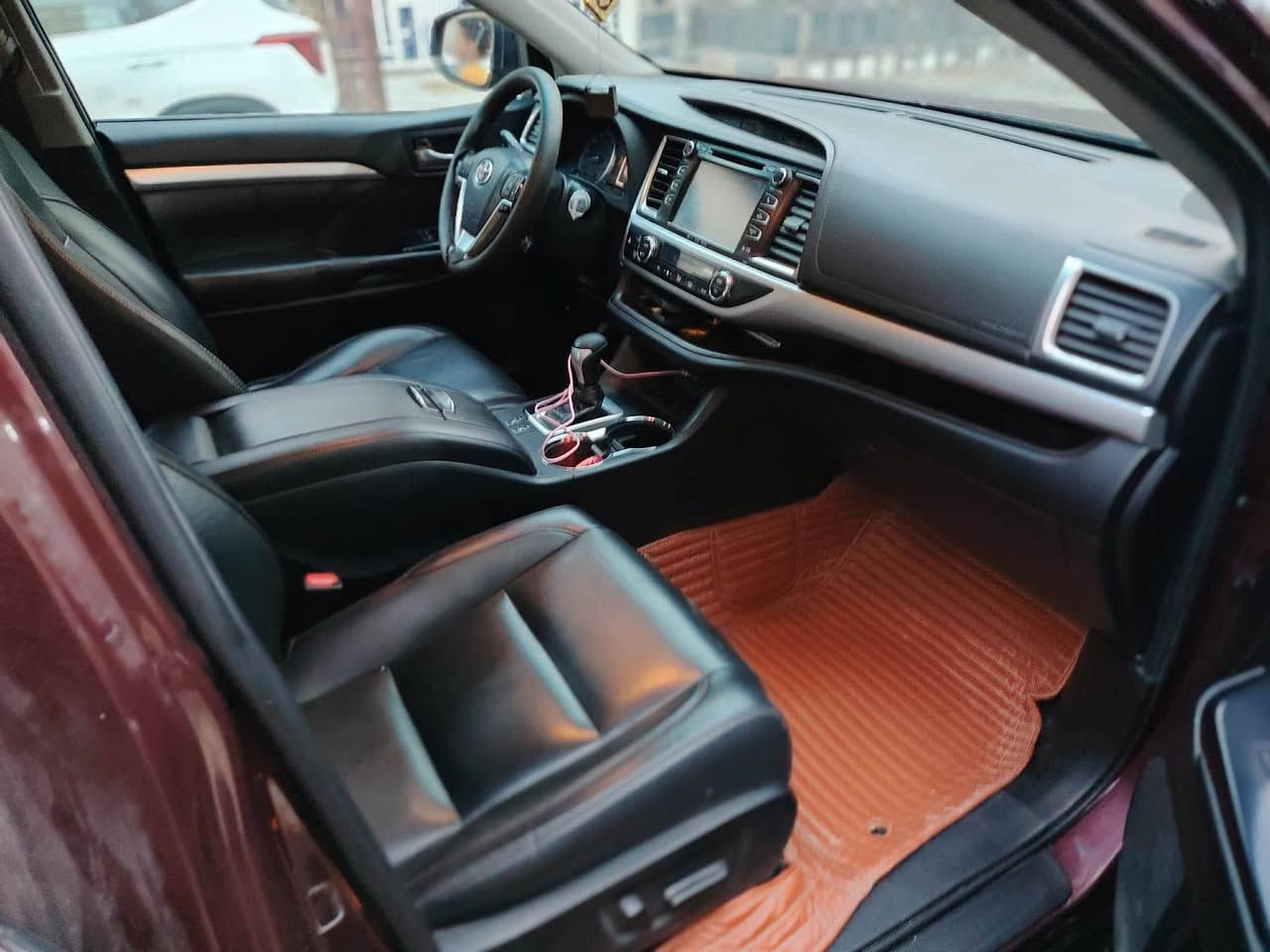 هاليندر 2019 سياحي منفصل
تبريد ثلاثه قطع احساس 
أمامي وخلفي جنطه كهربائي رادار 
 فتحه فول مواصفات
مكان بغداد الكاظميه سيارة بسمنه
رقم جديد هزه جديده
***********
