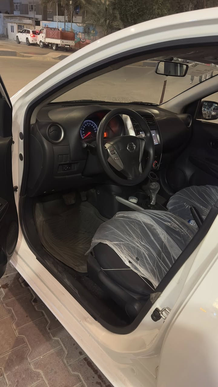 نيسان سني مصري 23
موصفات السيارة 
جام كهربائي 
ويل كروم 
شاشة كامرة 
تحكمات ستيرن 
اشاير بل مري 
ماشية تقريبا 61 
عليها ادامة كاملة نوزلات بلكات يم طلال نيسان 
دهن كير جديد 
حادثها  سطحي فقط بنيد بدون قطرة دواخل 
مكان سيارة الاعظمية 
السعر 116وبيها مجال 
رقم الهاتف 
***********
