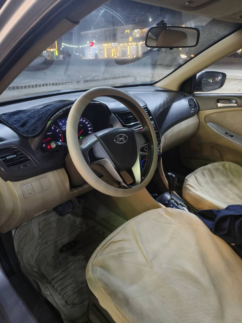 اكسنت خليجية موديل 2013 محرك 1600خير من الله كير مضبوط تبريد تدفئة كله شغال رقم نجف ألماني سنوية 2029 
بيها فقط نص بنيد صبغ سيارة حلوة ونظيفة 
سعرها 88 مكاني نجف 
***********
