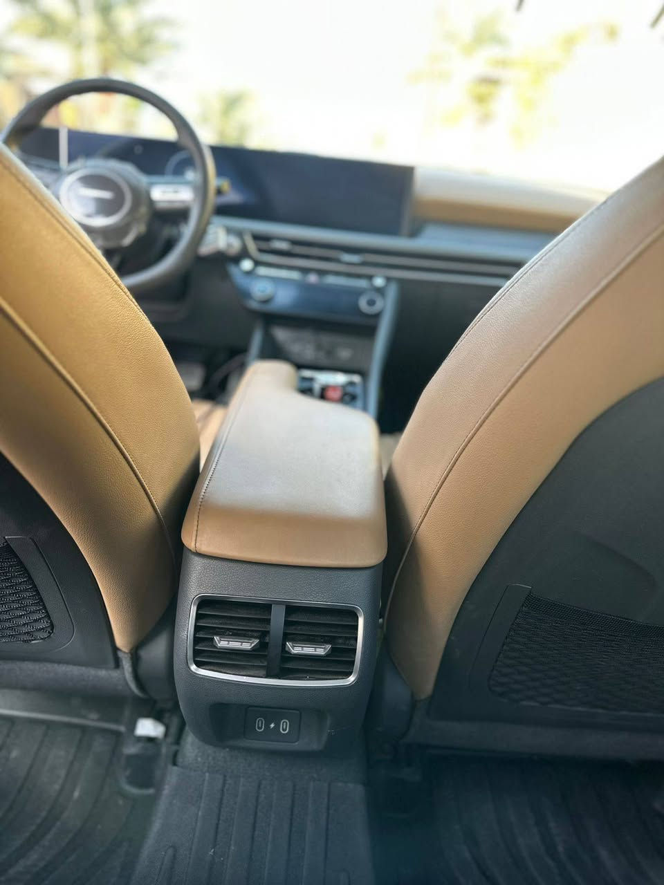 هونداي سوناتا 2025 
HYUNDAI Sonata 2025 

◀️ مرقم بغداد / حره باسمي التحويل ثاني يوم

🚘 خليجي 

🚘 ماشية 34 الالف كيلو 

🚘 موديل 2025

⚙️ حجم المحرك 4cylinder 2.5L

⚙️ مرتبط بناقل حركة أوتوماتيك 

⚙️ يبلغ عزم الدوران 245 نيوتن/ متر 

🐎 بقوة 191 حصان 🐎🐎

🔑 مفتاح التشغيل بصمة 

🔑 تشغيل عن بعد 

🪟 بانوراما  

🚗 دفع ثنائي FWD 

‼️ اريل نفكيتر 

📍حساسات أمامية 

📍حساسات خلفية 

💡لايت زينون + LED متصل 

🔦️ بك لايت LED متصل 

🚘 قبضات أبواب من الألمنيوم

🚘 دخول بصمة ذكي 

🛞 حجم الاطار 235/45R18

🛞 ويل كب 18

🛞 4 دسك

🛞 حساسات ضغط الاطارات 

✨️ اشارة في المرايا الجانبية 

✨️ المرايا قابلة للطي كهرباء 

🎈عدد AIR BAG 2

🚗 هاند بريك كهرباء 

🚗 ا ABS 

🖥 دشبول شاشة ديجيتال متصل 

🖥 شاشة Apple Car play 

📷 كاميرا دوارة 

💡الانارة الداخلية LED 

⭕️ مقود جلد حياكة 

⭕️ شفتات مقود 

🛣 مثبت السرعة Cruise 

🎶 المودات والاوامر الصوتية 

🎶ا Bluetooth    

🔋شاحن هاتف Wireless 

⚡️مخرج منفذ الطاقة 

🔍فحص نظام السيارة 

💺تتسع المقصورة ل 5 ركاب

💺المقاعد جلد قرميدي 

💺حركة المقاعد الأمامية كهرباء 

👶 مثبت مقعد الطفل ISOFIX 

‼️ المرآة الوسطية أوتو دم 

❄️ تبريد شاشة مناخين منفصلين 

❄️ قطعتين تبريد 

🚘 أوضاع القيادة Drive Mode 

🚘 أوتو هولد Auto Hold  

⛷️ نظام مانع الانزلاق  

🚘 تطعيم الدواخل ألمنيوم 

🚘🚘 ضمان لمدة ثلاث سنوات أو 60,000 km 🚘🚘

السيارة مكفولة كفالة عامة 

اي ستفسار اتصل ***********

مكان السيارة الأنبار فلوجه

السعر 255 و بيها مجال بسيط
