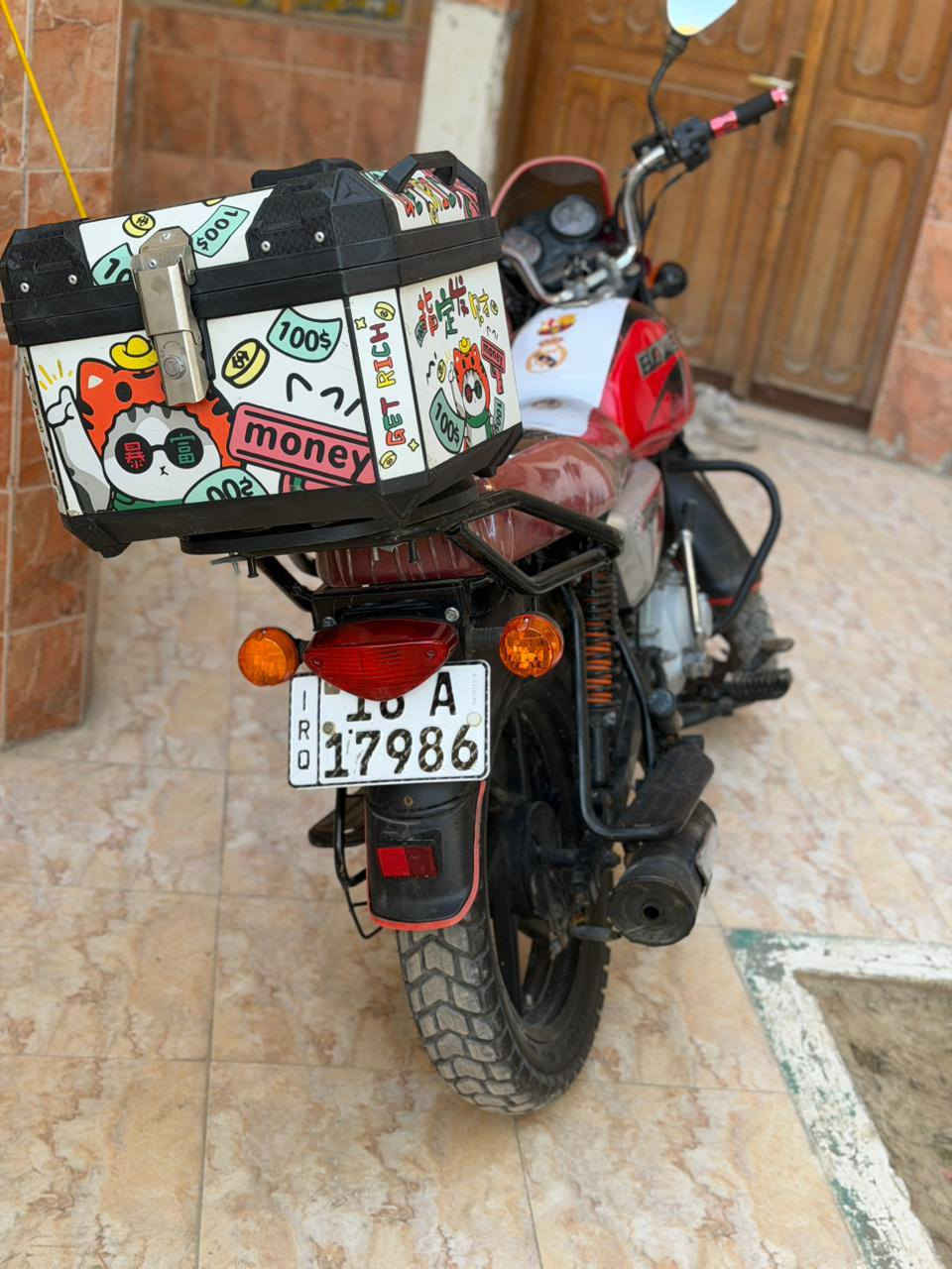 سلام عليكم بوكسر للبيع موديل 22 رقم بابل انكليزي دراجه مفتوحه مره وحده ب1550 وبيه مجال مكاني الحله بابل ***********
