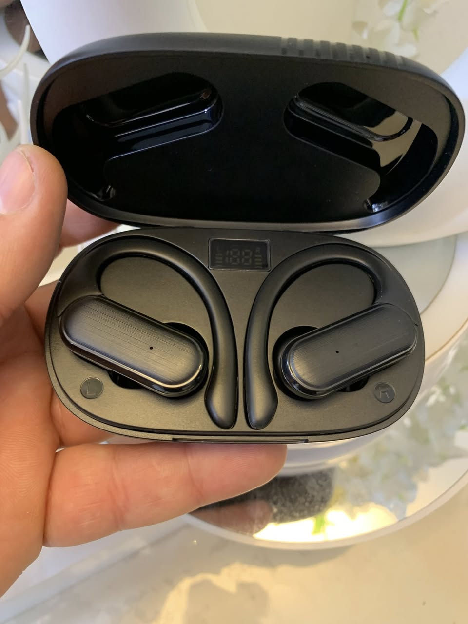 سماعه اصليه JBLعلفحص جديده غير مستخدمه السعر 50 الف يوجد توصيل جميع المحافظات ***********
