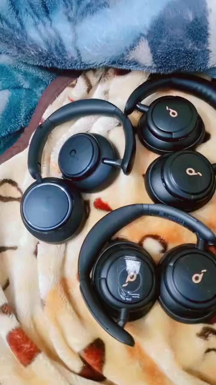 السلام عليكم
Anker Soundcore Space Q35. اربع قطع 

Anker Soundcore Space Q45.  قطعه وحده 
جديدات لوك بس بدون كارتونه


**إذا كنت صاحب هذا الإعلان وتريد حذفه لأي سبب، رجاءا أرسل رسالة إلى الدعم الفني**