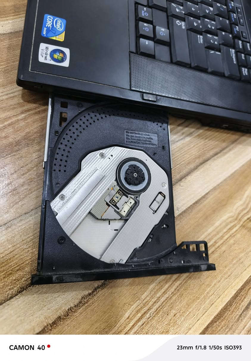 سلام عليكم لابتوب للبيع مكان ديوانيه سعر 150اللف وبي مجال بس بطرايته تعبانه وسماعات طاكات وغير هذني لا يوجد  عطل تفحص قبل لاتاخذه.   متوفر لباجر الصبح غير هيج ينباع


**إذا كنت صاحب هذا الإعلان وتريد حذفه لأي سبب، رجاءا أرسل رسالة إلى الدعم الفني**