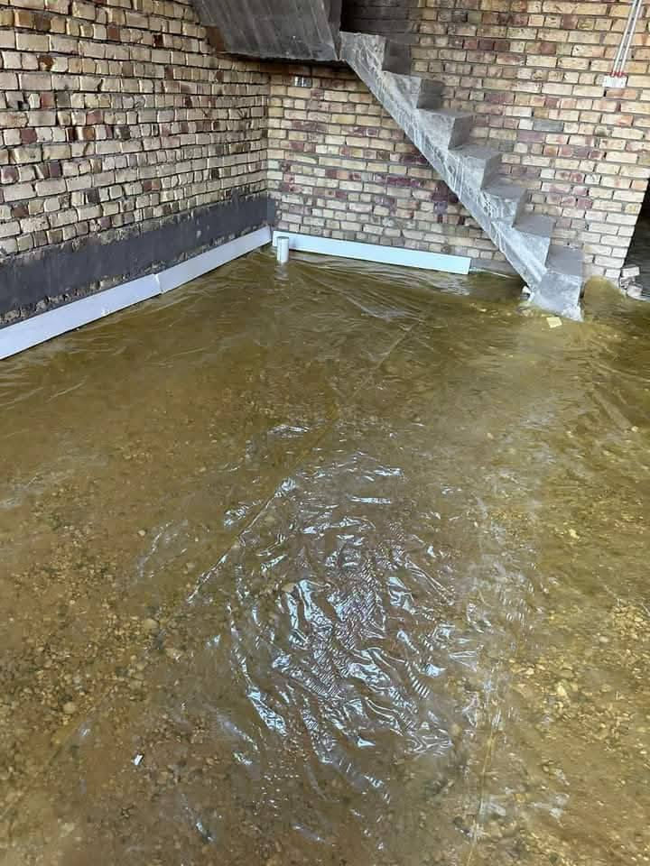 السلام عليكم عملنا مستمر اي شخص محتاج صب رباط او صب البيت من الداخل او تسليطه سطح يرسلني كادر كامل من خباطه وعمال وشغل نضيف  ***********
