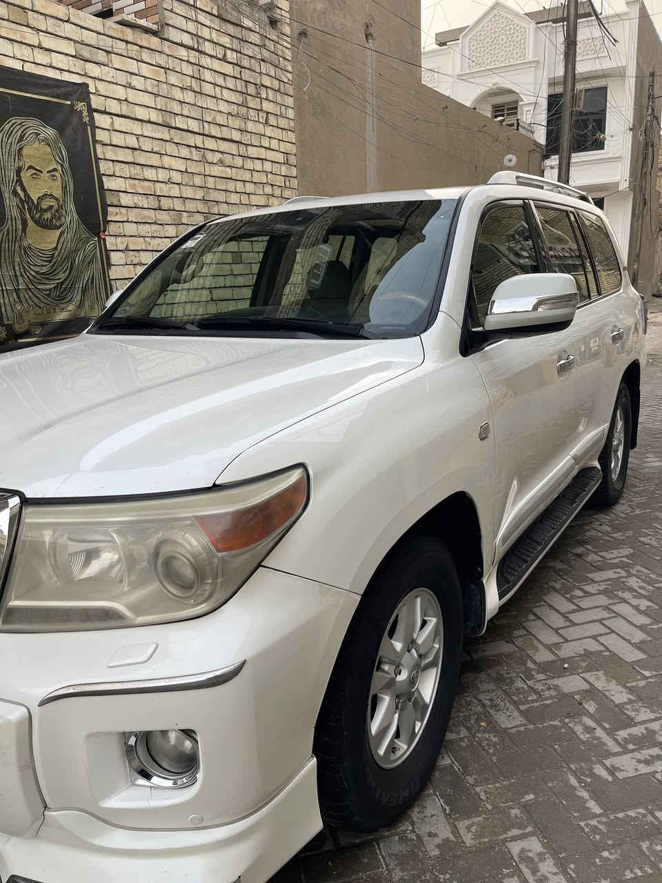 السلام عليكم لاندكروز موديل 2009رقم بغداد سياره جاهزه من كلشي كير مكينه حداده كفاله ماشيه 220 بيه صبغ قطعتين  بدون حادث مكاني بغداد الرصافه سعر 270 وبيه مجال إنشاء الله ***********
