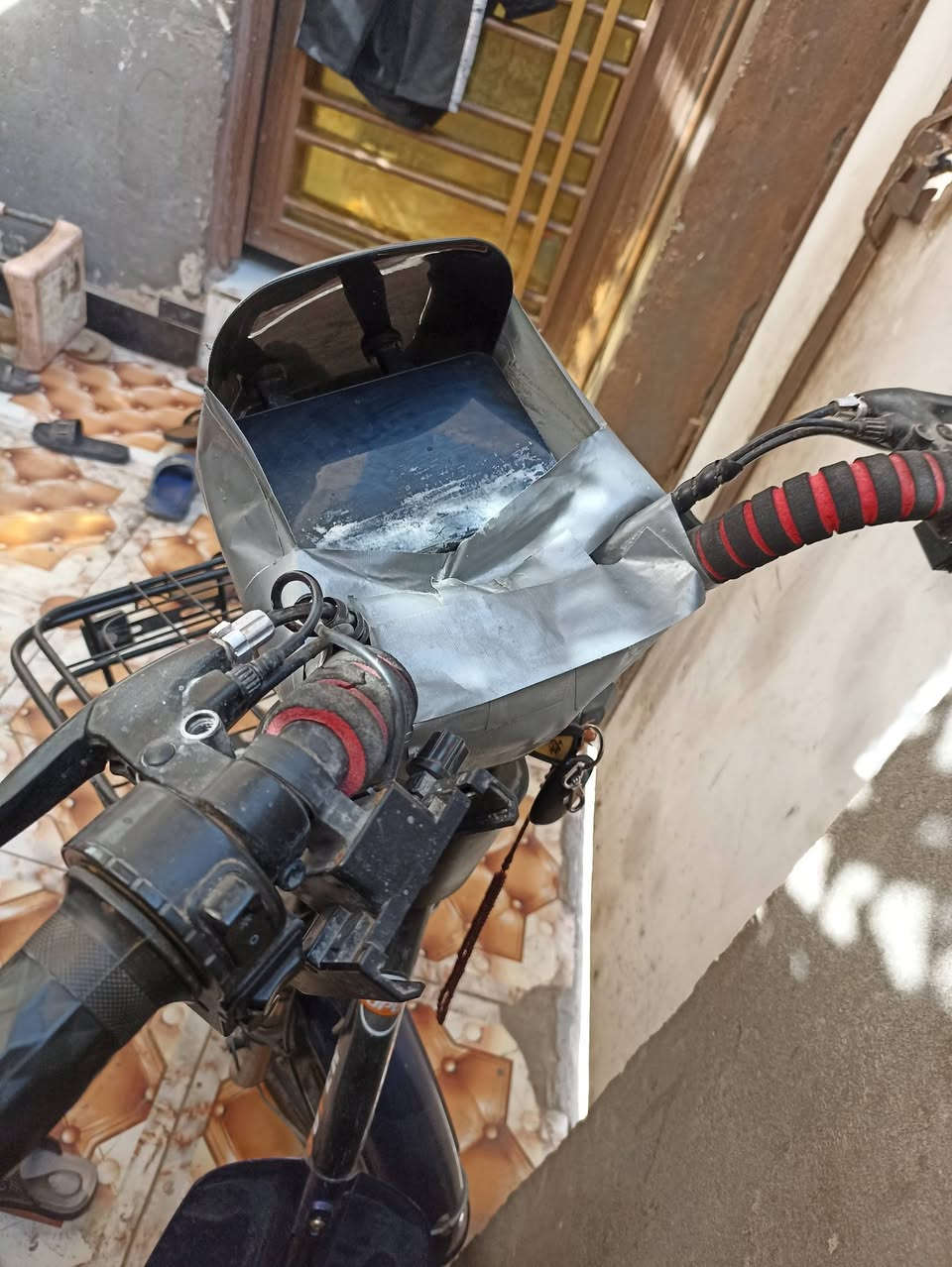 سلام عليكم دراجه شحن للبيع دراجه جديده كلشي مابيهه بطاريات وشاشه وعقل جدد بطاريات توني مبدلهن رايده250للستفسار*********** مكاني سماوه مركز
