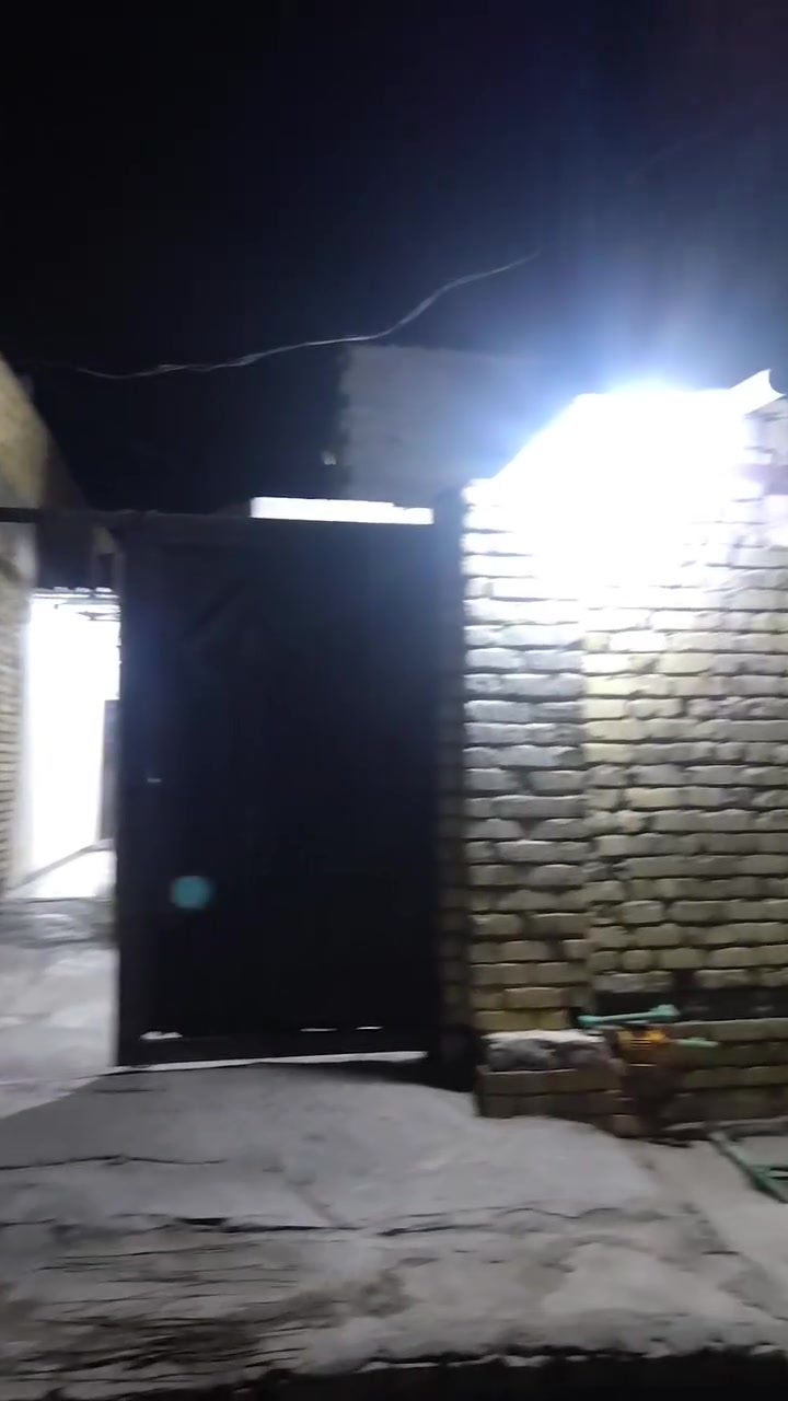 لبيت لبيع طريق شركات قريب ع بيت ابو مجاهد 100 متر لوجه 5 نزال 20 عكاده طابوك بس بيتونه بلوك يبعد عن طبليط 60 متر ***********
