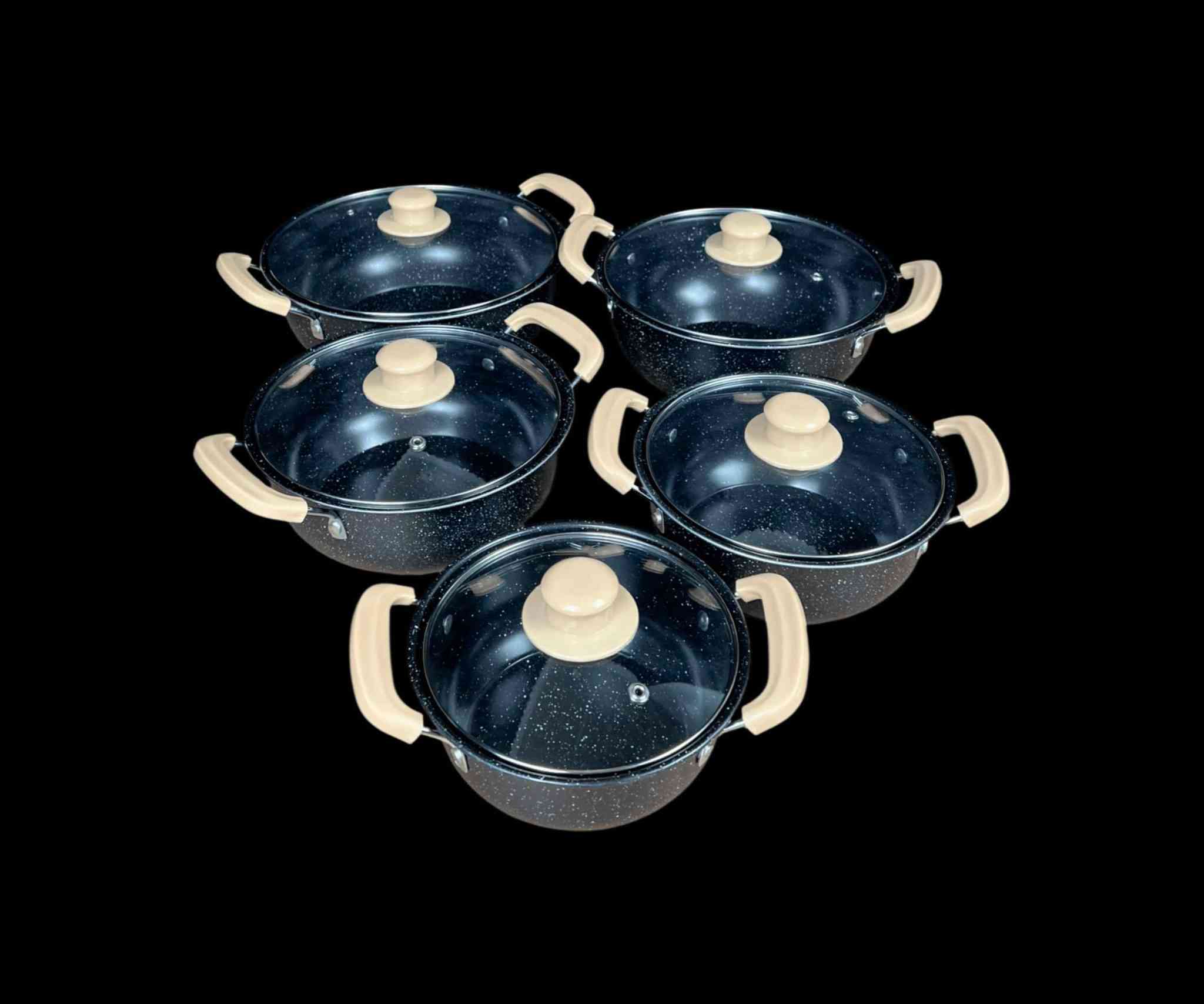 سيت قدور ماربل 5 قطع HotChef بأغطية زجاج حراري

الاستخدامات:

طهي الرز، المرق، الشوربات، واليخنات بمختلف أنواعها.

تحضير المعكرونة، السلق، وطهي الخضار واللحوم.

مناسب للاستخدام اليومي في المطبخ المنزلي.

مثالي للعائلات الصغيرة والمتوسطة.

يمكن استخدامه على مواقد الغاز التقليدية.

المميزات:

سيت مكون من 5 قدور بأحجام مختلفة:

18 + 20 + 22 + 24 + 26 سم.

طلاء داخلي وخارجي ماربل غير لاصق عالي الجودة.

خالي من مادة PFOA الضارة.

توزيع متساوي للحرارة لنتائج طهي أفضل.

أغطية زجاج حراري مقاومة للحرارة مع فتحة بخار.

مقابض جانبية عازلة للحرارة بتصميم مريح وآمن.

سطح مقاوم للالتصاق وسهل التنظيف.

مناسب للغسل اليدوي وغسالة الصحون.

لون أسود مرقط بتصميم أنيق وعصري.

محتويات الصندوق:

5 قدور بأحجام مختلفة (18 – 20 – 22 – 24 – 26 سم).

5 أغطية زجاج حراري.

الملاحظات:

غير مناسب للاستخدام على مواقد الحث (Induction).

لا يُستخدم داخل المايكروويف.

يفضل استخدام أدوات خشبية أو سيليكون للحفاظ على الطلاء.

بلد المنشأ: الصين.

قياس الكارتون:

- طول 27 سم
- عرض 27 سم
- ارتفاع 20 سم بغداد, العراق


**إذا كنت صاحب هذا الإعلان وتريد حذفه لأي سبب، رجاءا أرسل رسالة إلى الدعم الفني**