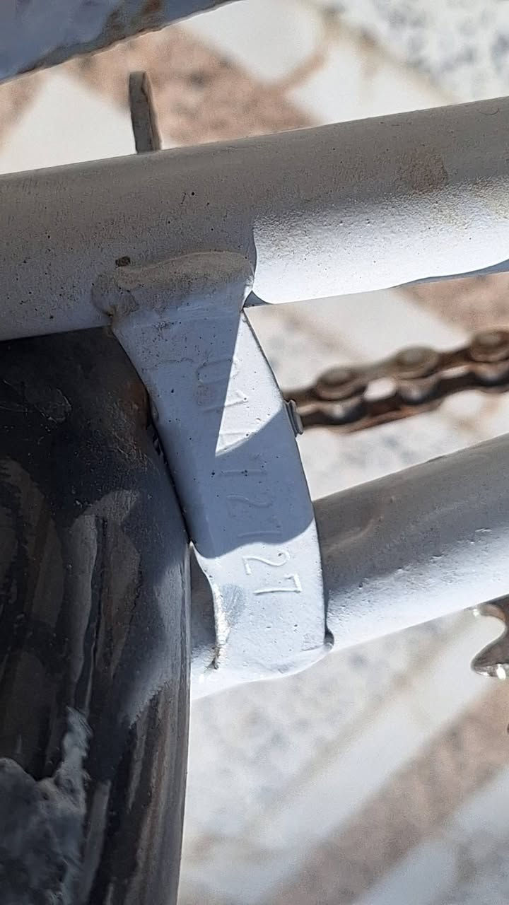 بايسكل حجم 26
للبيع مصبوغ صبغ حراري
 بايسكل نضيف موديل 2018  
ياباني السعر 60وبي مجال 
مكاني حله ورديه خارج  
رقم 📱 ***********
