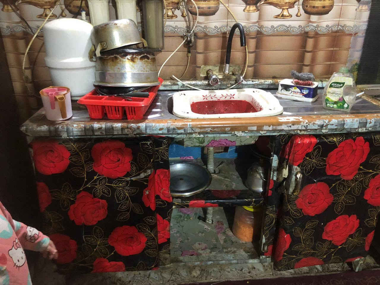 التخم175 غرفه 250 قنفه ب 10 السنكي 60 صوبه ب60 كنتور ب100 وبيهن مجال ***********
