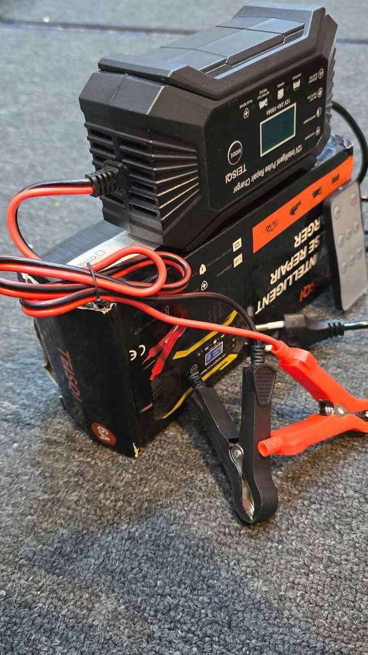 جهاز شحن مصمم لصيانه واصلاح البطاريات للسيارات والدراجات الناريه يعني شحنه وتخلي بسيارتك بسعر 25 الف يوجد خدمة توصيل 5000 بغداد, العراق


**إذا كنت صاحب هذا الإعلان وتريد حذفه لأي سبب، رجاءا أرسل رسالة إلى الدعم الفني**