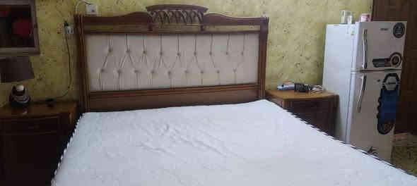 غرفة نوم صاج اخت الجديدة اي ضرر ما بيهة ابواب الغرفة موديل مقوس و الزاوية مراية دوارة وباب مكانها بغداد الشرطة الخامسة للتواصل واتساب ***********
