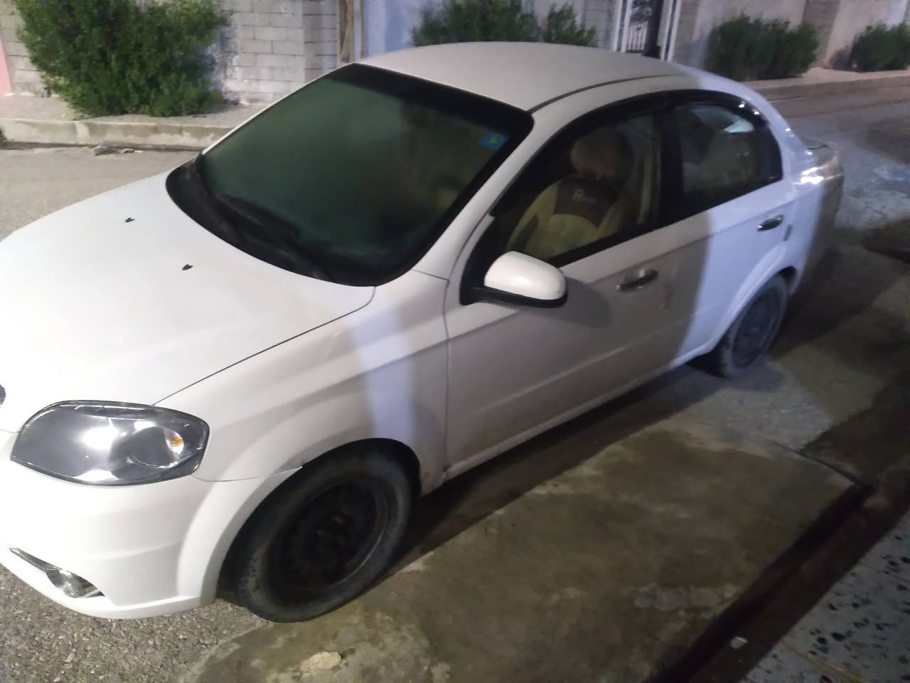 افيو ٢٠١١ محرك تك استرا باسمي كابون بانزين كير توماتيك تبريد ٣ قطع صبغ ابيع احزام سعر ٦٥ (***********)
