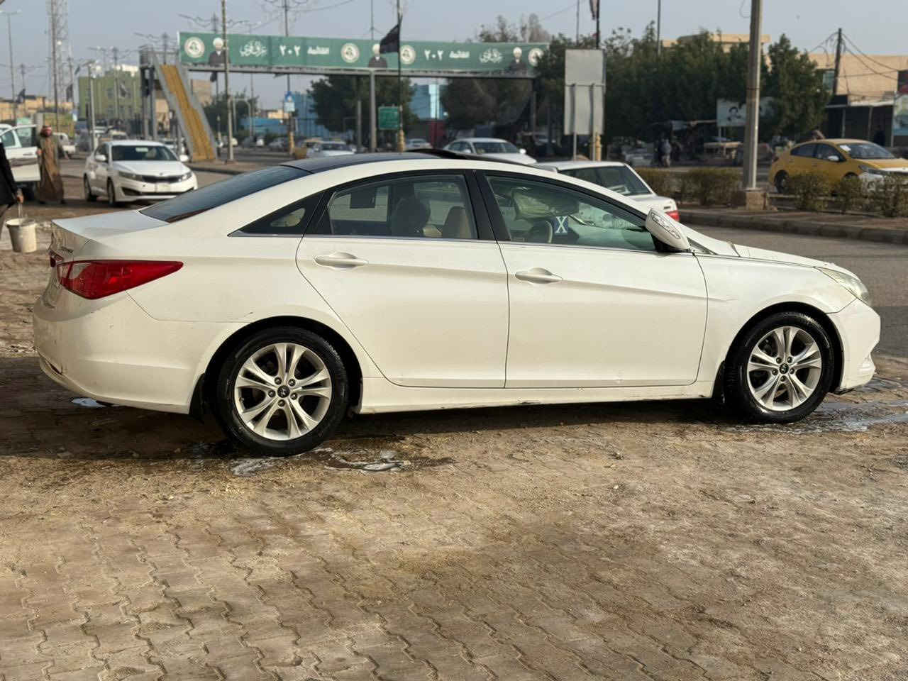 هونداي سوناتا موديل 2011  (خليجي) فول مواصفات 
عدا البصمة  كفاله عامه من التبديل ولفتح السياره فقط رشت صبغ في الباب السائق 
عدا وموضع الصور بالمنشور مع بارد بدايه الجاملوغ امامي ما بين إلا بالسونار )

مواصفات :
محرك 2400 وضع 
بنوراما 
حساسات 
أشاير بالمري 
مري شفط 
شفتات ستيرن 
كشن كهرباء 
فول تحكم بالستيرن 
تخم تاير جديد هستوني شاده 
ويل جديد بلادي 
ماشيه 89 الف حقيقي شرط الفحص 
رقم مثنئ انكليزي كامل مع الهزه 
سياره جديده بمعنى الكلمة كلشي على وضع الشركة 
تخم تاير صدر مكينه كير كلها بشرط 
المكان السماوه المركز للاستفسار ***********
السعر /107 وبيهه مجال اتصل وادلل
