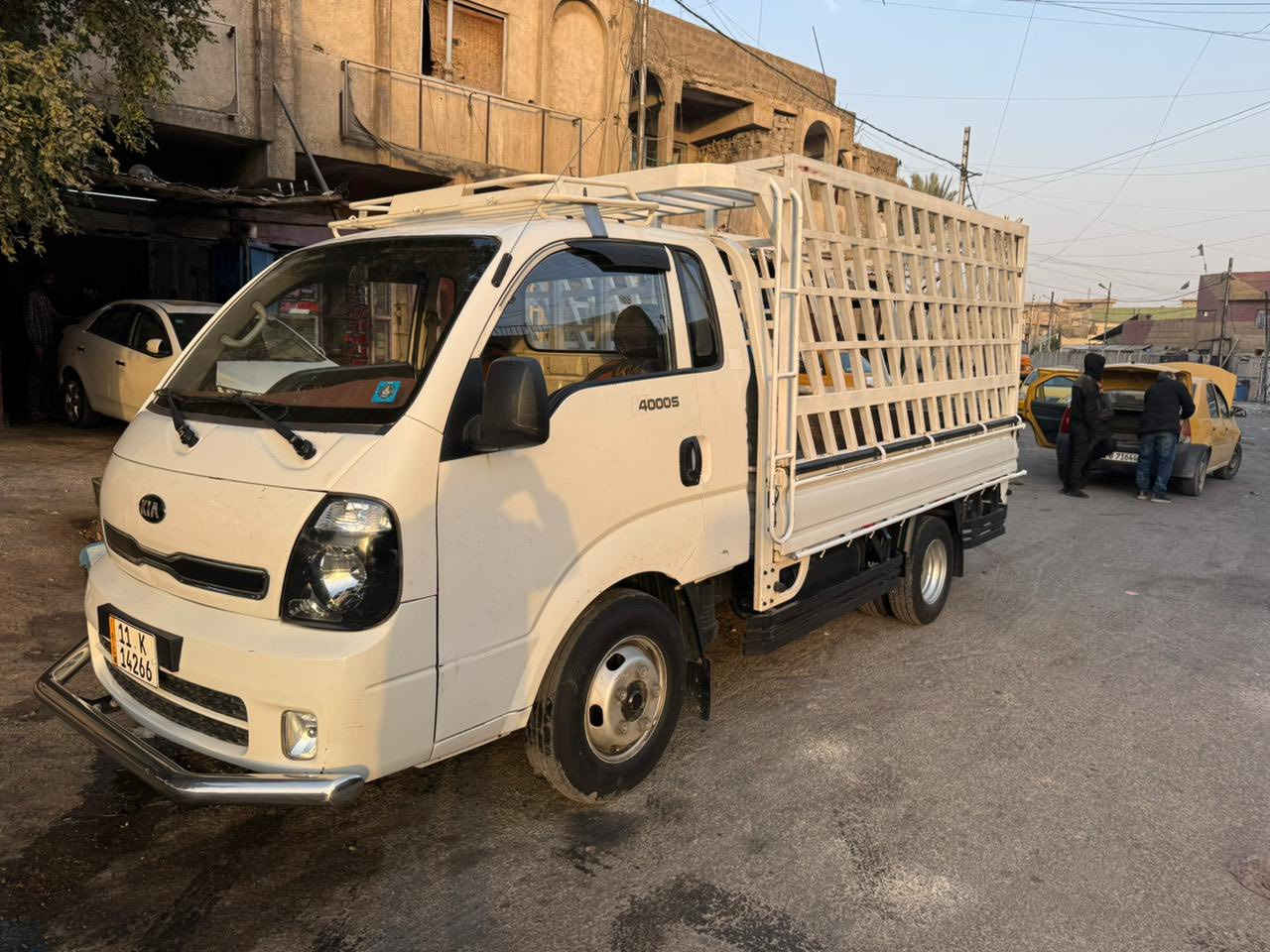 سلام عليكم
KIA كيا فحل 
مديل 2016 
مكينه 4000 
مكينه كير كفاله رقم بغداد أنكليزي تحويل مباشر سنويه جديده 
مكان سياره بغداد  غير متواجد على فيسبوك تواصل 
سعر سياره 132 ورقه قابل ل تفاوض 
+964 770 556 5990
