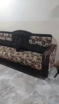 ديوان • خشب ثقيل • حي صدام