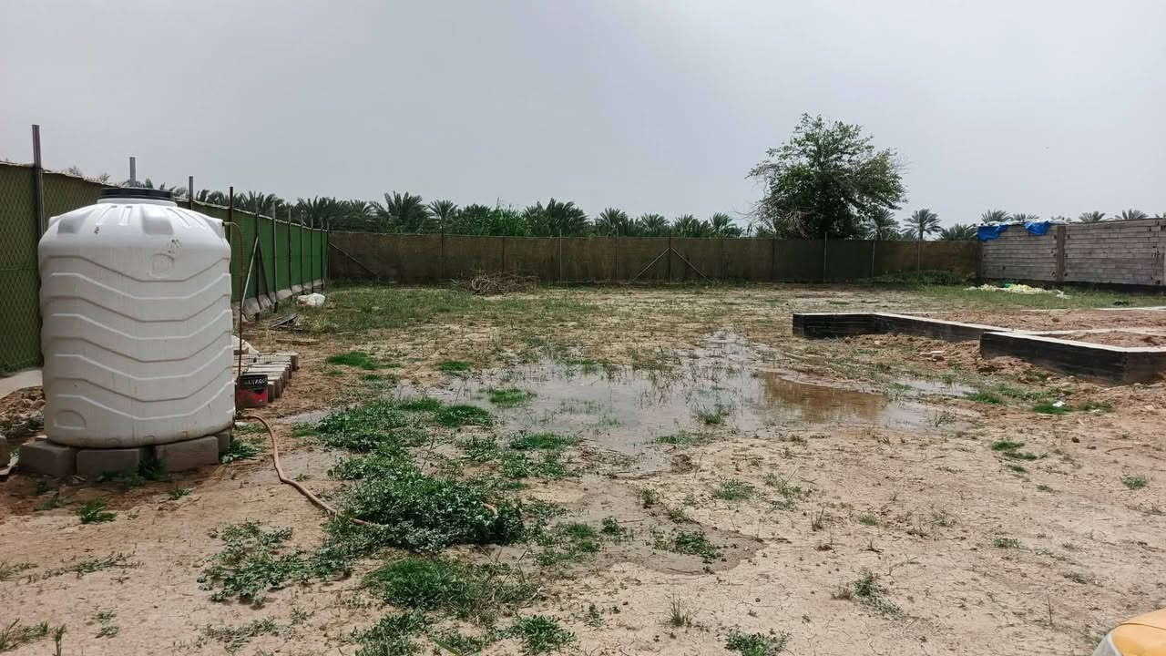 السلام عليكم 
نصف دونم للبيع في المدائن الجعاره شارع جامع سيد علي سند 25 
بي بي اساس مال بيتين مسيجه بي آر سي ومدفونه ومنطقة سكنية كامله الخدمات بيه لتواصل على الرقم ***********
