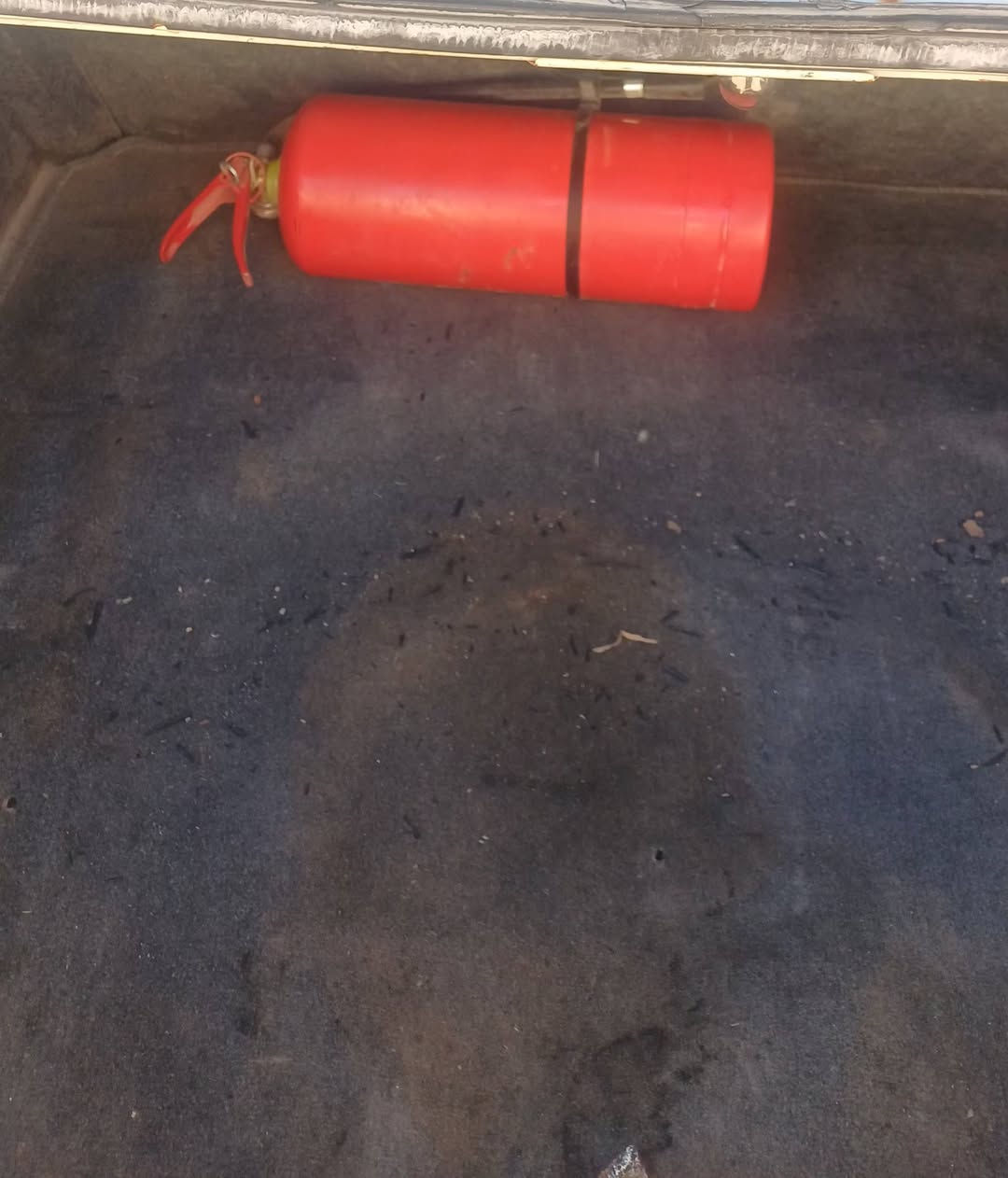 جمعه مباركة 
بيجو بارص ٢٠١١ للبيع 
السيارة بيها نواقص بسيطة 
السيارة كلها شغالة كهربائيات انارة جام سنترلوك تدفئة ملغي تبريد شغال بس ضعيف 
السيارة حدادية امامية جديدة عينه و صينيه جديدة كلتج خفيف كلش 
مكان السيارة النجف مشخاب 
٣٩ و بيها مجال بسيط بعد المعاينه 
***********
