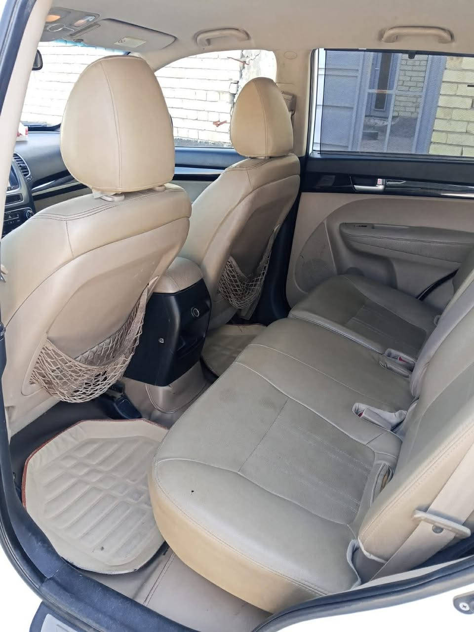 كيا …. سورنتو
موديل …. 2015
رقم قادسيه تحويل مباشر بأسمي 
خليجي 
فول مواصفات ماعدى بنوراما 
_بصمه
_بردات أبواب خلفيه 
_اشاره بالمرايه
_لد خلفي وامامي 
_حساس خلفي وامامي
_3 قطع تبريد
_7 راكب 
_مكينه 6 سلندر
 3500
ماشيه 200 حقيقي 
مكفوله من صبغ وتبديل وبارد
فقط بيها حالوب بالبنيد والقماره 
السعر 165 
مكان السيارة الديوانيه قضاء البدير 
للاستفسار اكثر عن الاسعار والتفاصيل

***********
