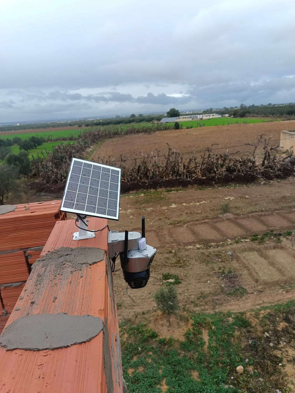 لأننا نصنع  الامان لمساحتك الشخصية تواصل معنا الان وامن محيطيك بأفضل الحلول الامنية 

***********
