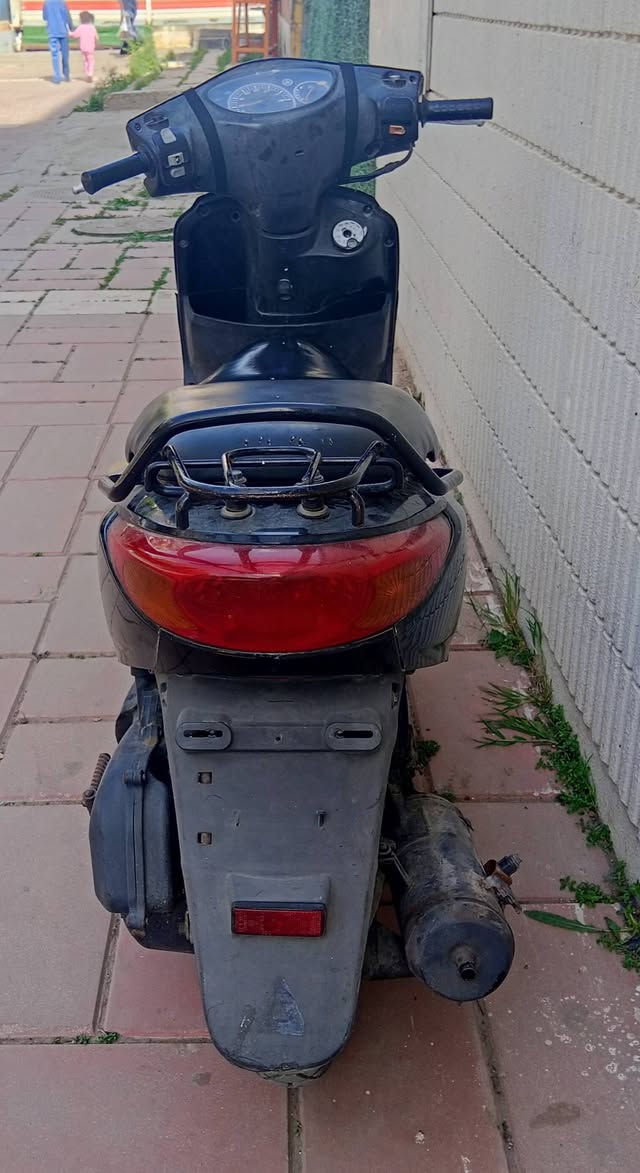 السلام عليكم
اكزز 140 ياباني مكينه بيها صوت 
الدراجه شلعه ومعدل لا تبخير لا نضوح 
كهربائيات شغاله 
مكان الدراجه بالصالحيه 
السعر  550 قفل بدون عملة
للاستفسار  ***********
