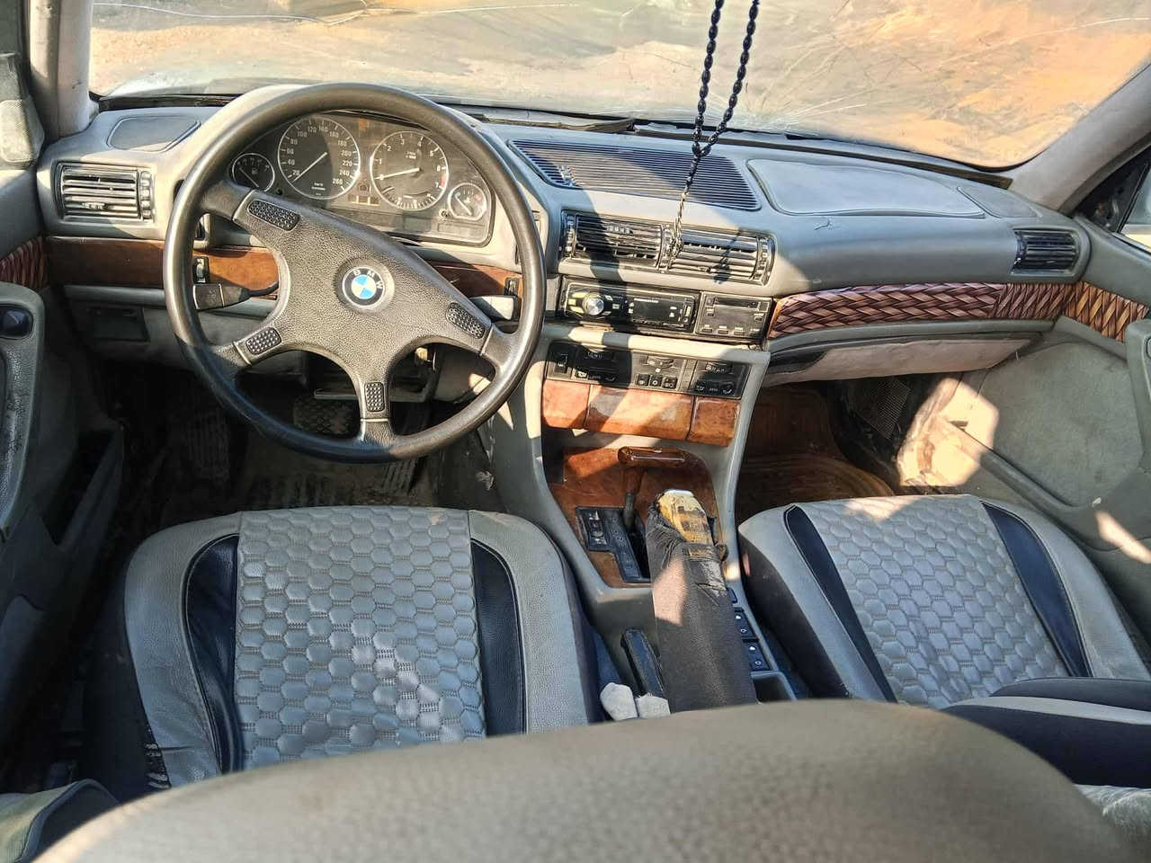 السلام عليكم شباب بيع مستعجل بي ام 735 كير ومكينه مكفولات ***********
