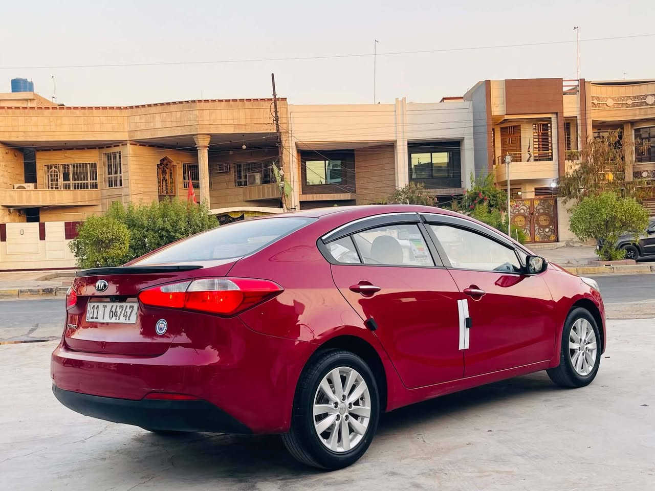 سيراتو ٢٠١٦ خليجي 
سعر ٩٦ بيهة مجال شراي 
بيهة صبغ ٣ قطع بدون دواخل 
تحكم ستيرن جهيتن مانع نزلق
داخل لونين ويل كب كروم 
 كامرة حساسات خلفية مري شفط اشاير بلمري 
لد امامي لد خلفي 
محرك ١٦٠٠ دوش لا تبخير ولا تنقيص
رقم بغداد دولي تحويل ثاني يوم
مكان سيارة بغداد الشعب 
رقمي ***********

