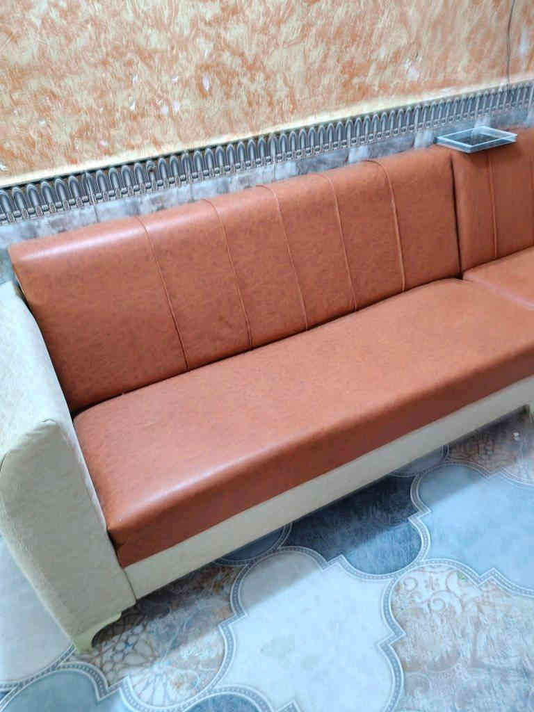 تخم ديوان خمس قطع عشر مقاعد نظيف السعر 200،ناصريه مركز
