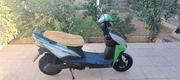 السلام عليكم دراجه شحن سكنس بدون بطاريات وغلف نعبان اشويه دراجه ماعده البطاريات والغلف ماله الباقي كله شغال سعر 250وبيها مجال بصيط تريد باقي التفاصيل دك علي *********** رقم الجهاز
