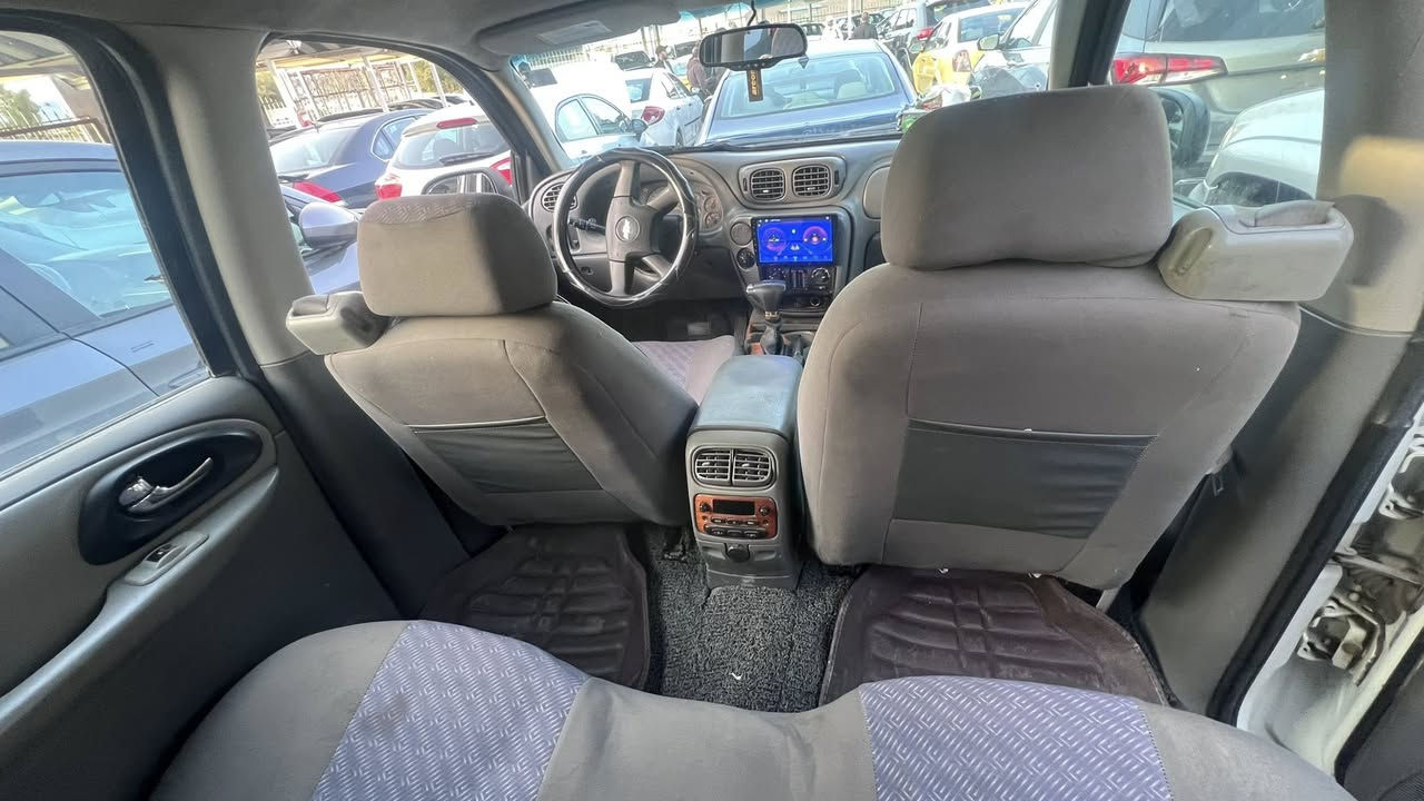 السلام عليكم سيارة للبيع …🩶
شوفر ليت بلايزر 🚘
موديل / 2007
لون / ابيض ⚪️
مكينة / ٦سلندر 
تخم تاير جديد / حدادية صدر جديد 🛞
رقم بغداد دولي .
شاشة بلوتوث تطبيقات 🖥️
داخل لون رصاصي + صاج جوزي 
بيها ٤ قطع فقط صبغ من خارج 
سيارة ما ناقصها شي بالواقع احلة من الصور .
موجودة بغداد الكرخ .
السعر 90 💵
للاتصال واستفسار على الرقم ..📞

*********** 📲
