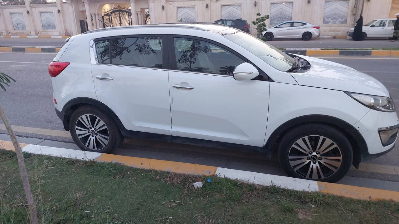 السلام عليكم 
 سبورتج ٢٠١٥ 
خليجي مكفولة
 بيها طخات بسيطة 
الي يحب يستفسر أكثر يتفضل خاص واهلا وسهلا  
سعرها ١٤٠


**إذا كنت صاحب هذا الإعلان وتريد حذفه لأي سبب، رجاءا أرسل رسالة إلى الدعم الفني**