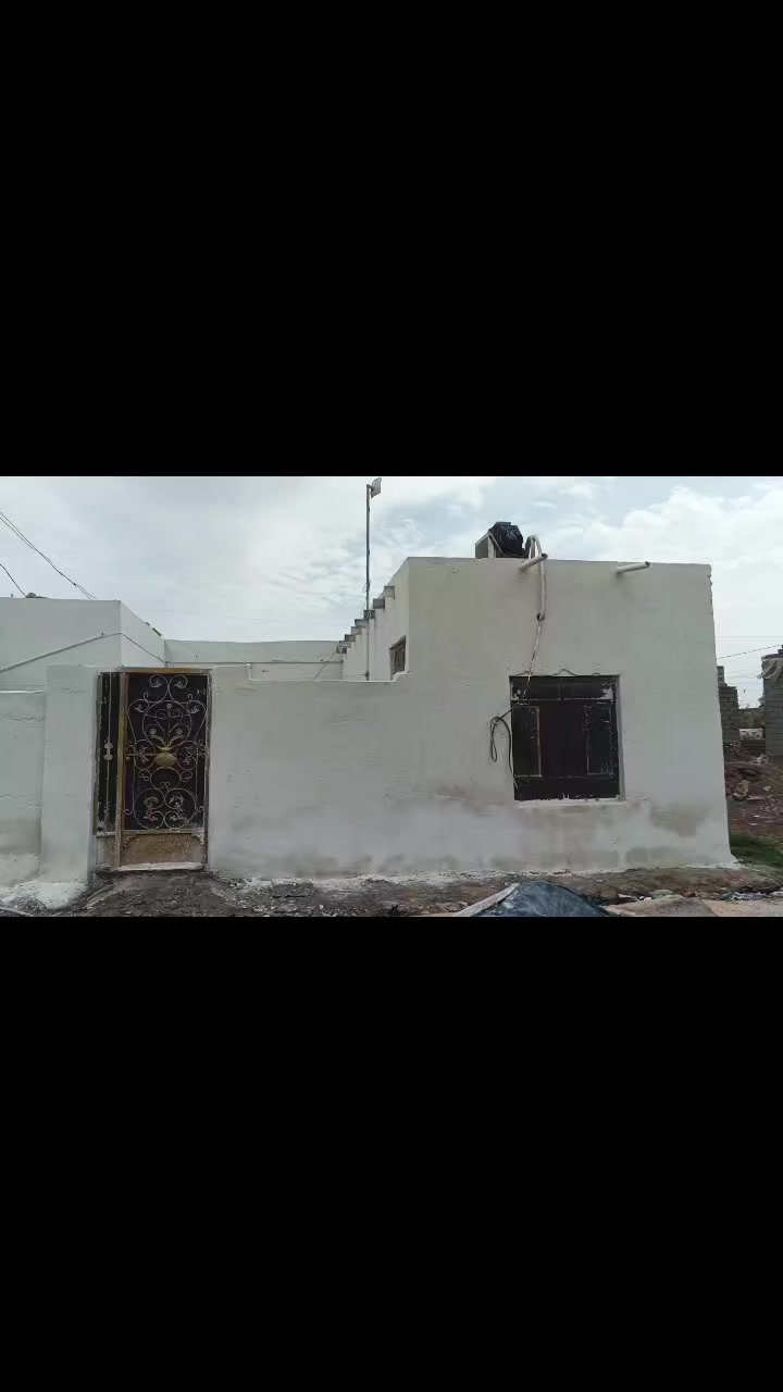 اسلام عليكم بيت للبيع بحيي الأنصار  مساحه البيت190((مبني180وترك(متر
اسلام عليكم بيت للبيع بحيي الأنصار  مساحه البيت190 مبني180 وترك متر
______________
 البيت يحتويي عله غرف نوم عدد 2 طولهن 5×4  ومطبخ 4×4  وديوان 9×4 ,, البيت شغل جديد تئسيس كهرباء جديد مثل ماشوفون كدامكم سعر , 20 وبي مجال اليريده يتفضل يتصل(***********
