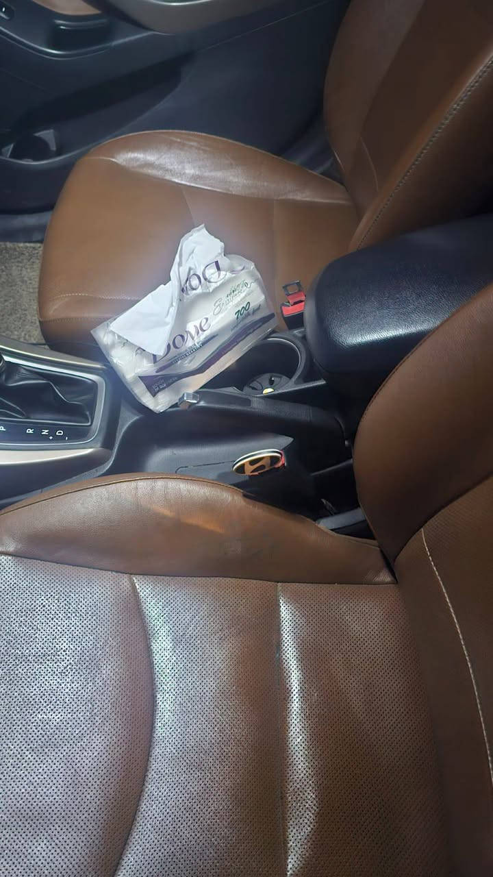 النترا فول مواصفات vip
المواصفات كالتالي:
محرك 1800 
بصمة ابواب وبصمة تشغيل
لد امامي ولد خلفي
ويل كب كروم
داخل قرميدي 
ستيرن هيتر
كشنات السائق كهرب 
كشن تدفئةو تبريد والخلفي تدفئة
فتحة سقف
طخم تايرات جديدة
سيارة جديدة ما بيه اي مصرف 
رقم جديد هزة جديدة بأسمي 
السعر الاتصال واتساب ***********
