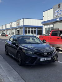 كامري 2018 SE بدون صبغ كشنات جلد كشنات كهرب  رادار ماشي 140 السيارة بد...