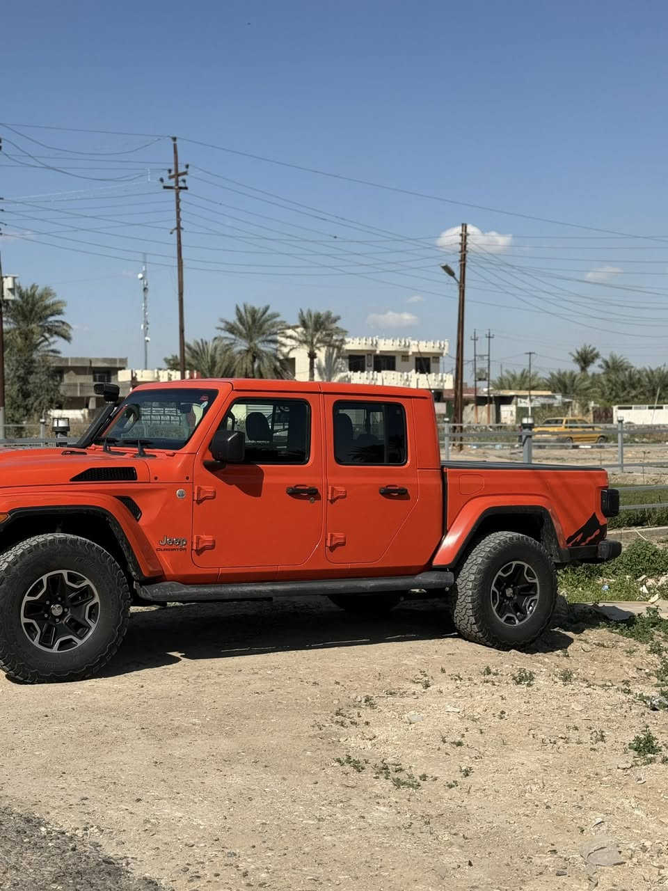 جيب جلاديتور ويليز2020

للبيع 

فووول مواصفات  ماشية 90 الف ميل  

                 

الموديل :- 2020

المحرك :- V6 3600

//المواصفات//

:- بصمة 

:- تشغيل عن بعد

:- كشنات جلد 

:- نظام دفع رباعي  4✖️4

:- رادارات مرايا جانبية 

:- كشن كهرباء

:- كاميرا خلفية 

:- حساسات خلفية

:- شاشة 

:- ثلاث انظمة قيادة 

:- تبريد مركزي 

:- لايتات زينون 

وطخم تاير جديد

منضومة زنون جديد

شوتة رياضي

واكو مواصفات اخرى معروفة ميحتاج الذكر

صور الحادث مرفقه بل منشور

 

السعر 310  بيها مجال بسيط 

العنوان بغداد الدورة هور رجب 

رقم التلفون  *********** بي واتس
