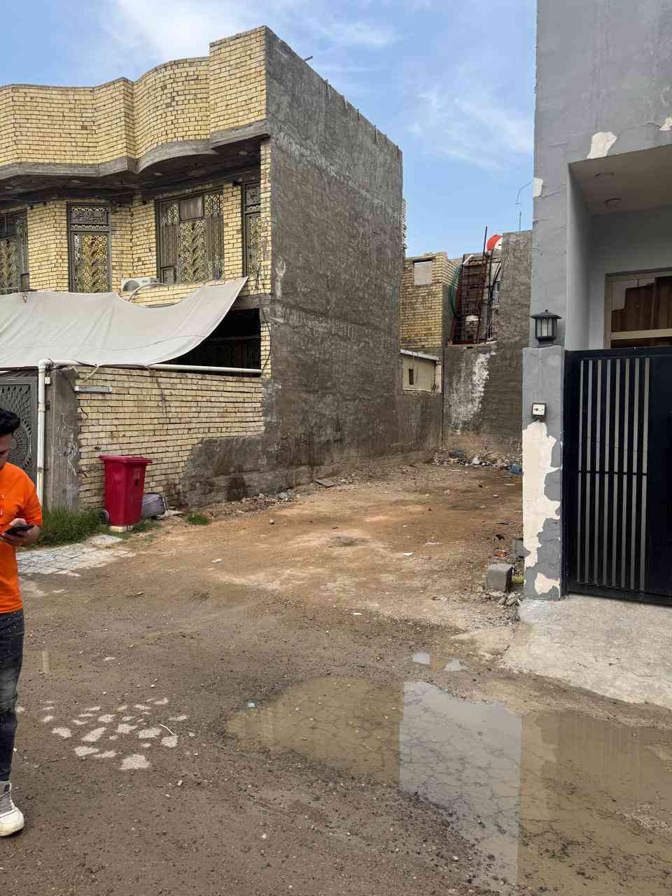 كاع في الدورة البعيثة مساحة ٩٣ واجهة ٦ نزال ١٥ مجمع النسور ٢ السعر ٤٥ مليون قابل للتفاوض ***********
