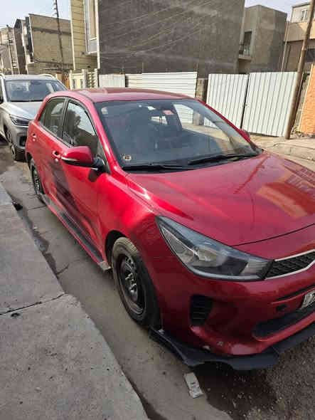 كيا ريو ٢٠١٨ خليجي 
مواصفات 
مثبت سرعه
تحكمات ستيرن جهتين 
مري كهرباء 
مانع انزلاق 
لايتات زنون
دبل ايرباك
كشنات جلد 
مكينة ١٤٠٠ دوش 
كير ايتي ٦ سرع
تبريد ثلج
ماشية ١٧٧.٠٠٠ كم (قابل للزيادة)
الضرر : الدعامية الخلفية 
وعندي البنيد مزروف  فقط 
السعر ١١٠ وبيه مجال 
مكان سياره بغداد 
***********
