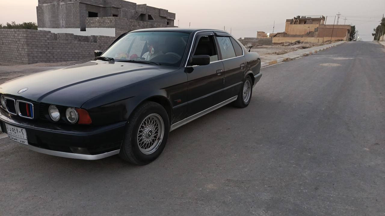 سلام عليكم بي ام للبيع موديل 92 حجم 525بدون ضرر سعر 66 بي محال شي قليل مكانها موصل ناحيه المحلبيه رقم الهاتف ***********
