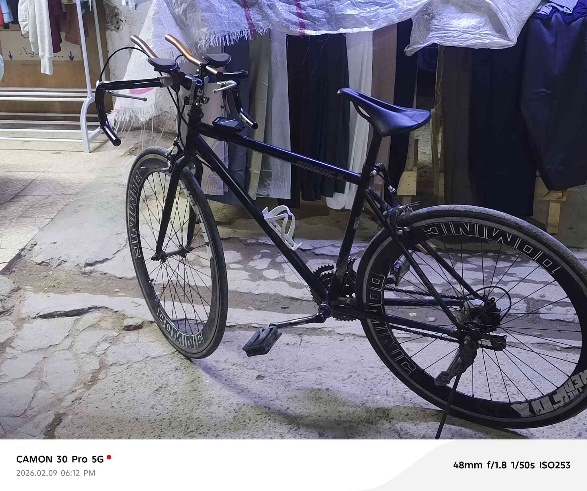 السلام عليكم بايسكل لبيع C700 بايسكل جاهز كامل جهاز عداد كيلو متر أو سرعه  أو بلوتوث للبيع السعر 115 أوبي مجال المكان الحرية الولى ***********
