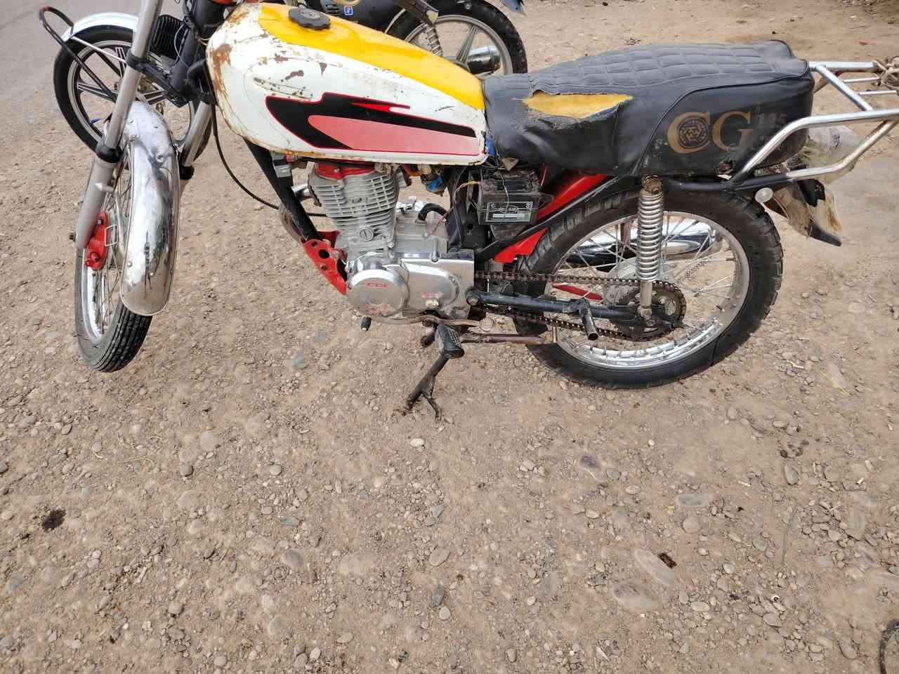 موطورات لبيع سعر الواحد 200وبيهن مجال الستفسار ***********خاص ما جاوب كهربائية شقاله وياله شرط
