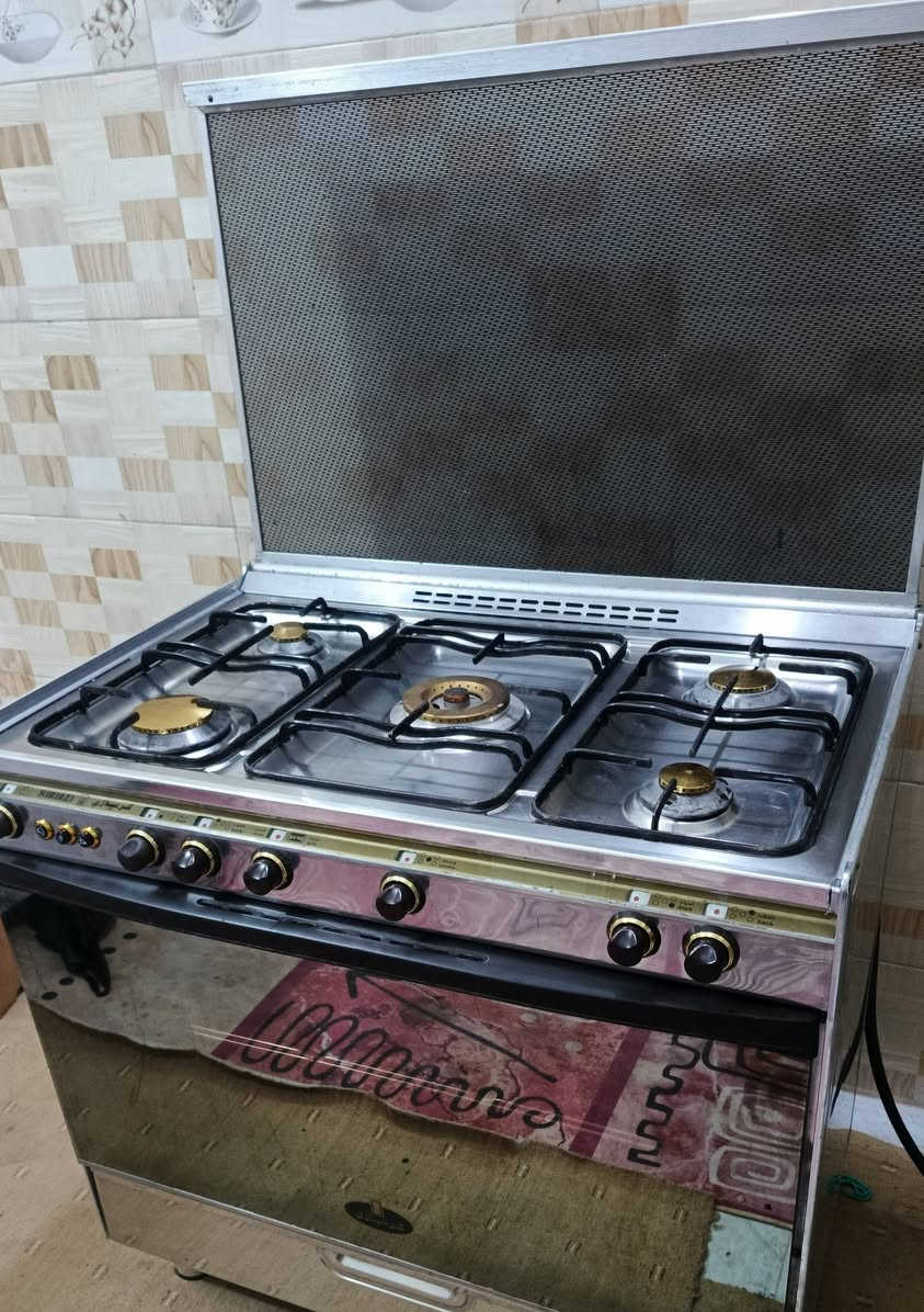 طباخ كريازي مصري على الفحص مشروووط كدامكم نضافته
مكاني ناحية الصلاحيه ***********
