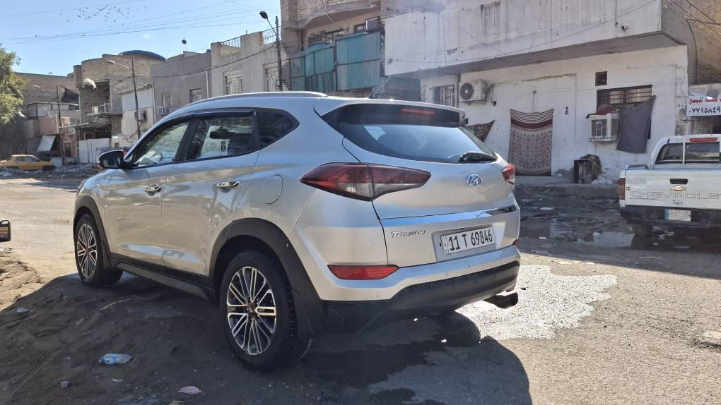 السلام عليكم اخوان عندي سياره توسان الموديل 2017 محرك 2000دوش غير مفتوح كير اوتو كذالك غير مفتوح مكفولات صدر جديد تخم تاير جديد تبريد ثلج تدفئه سياره بيها جراد ومصبوغ حزام بدون حادث بيها طخه بل جمالغ الخلفي الأيسر فقط مكفوله من حادث والتبديل صبغ الجماليه المواصفات مري شفط قطعتين تبريد اشاير مري فول تحكمات شاشه جبيرا حساسات ويل نجمه سياره جاهزا وكل نقص مابيه ماشيه 115 رقم بغداد دولي بسمي سنويه جديده العنوان بغداد السعر 143 وبيه مجال  سونار مرفق الاستفسار *********** بغداد, العراق
