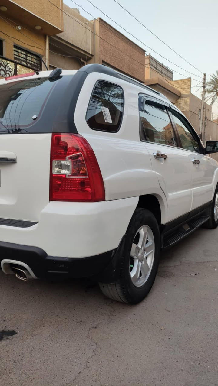 كيا سبورتج 2009 خليجي رقم بغداد الانكليزي الجديد
مكفولة كفالة عامه ماعدا البلاستيك ( السيارة فول مواصفات خليجي )
فتحة سقف سلايت روف
مكينة 2000 دوش
شاشة عرض كبيرة
داخل بيجي وصاج
دسك امامي خلفي
لايت زنون جديد
بلاجكتور امامي 
دبل كزوز
اي بي اس
كشنات جلد
تخم تاير جديد ويل كب
صدر امامي خلفي جديد 
تبريد ثلج 
سستم داخلي وخارجي الأرضية جلد
السيارة باسمي سنويه جديده لل 2030
السياره استخدام شخصي قليل جدا ماشيه 107 الاف حقيقي السعر ١٣٥ ورقة مجال بسيط جدا 
للاتصال ***********
