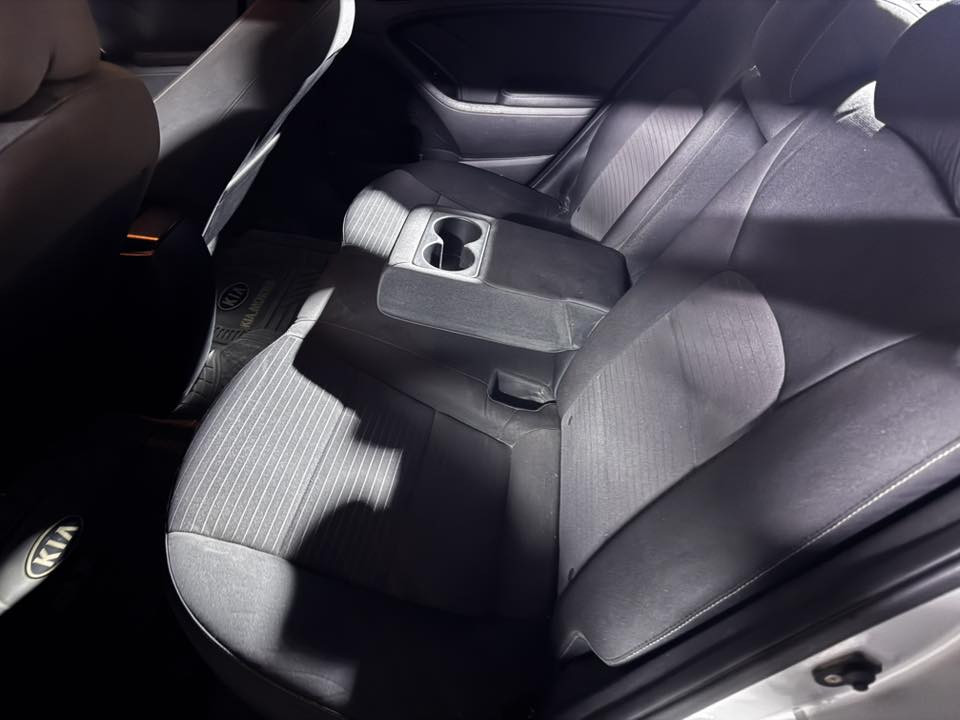 السلام عليكم 
فورتي موديل 2018
السيارة جديدة بيها قطعة صبغ 
رقم اربيل ابو السنوية بيتة بغداد الجهاد
السعر 105 ماشية 90الف
***********
