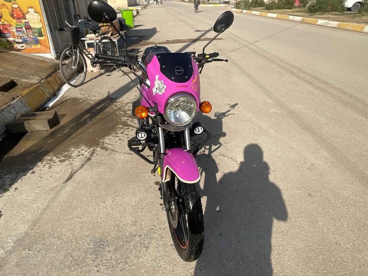 السلام عليكم دراجه ديوان موديل 23 طالعه ب24 دراجه كلش حلوه ونضيفه مكينه 200 أوراق اصولي شرط ترقيم المكان ديالى شهربان / السعر :مليون و800  تجي وتأمر أمر 
هـ //‭0773 757 5171‬
