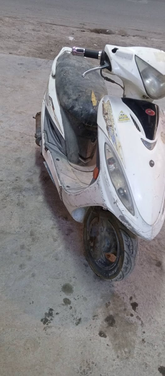 سلام عليكم شباب دراجه للبيع نوحه كامكو سرعته 140كوري شغاله وكامله كهربائياته شغاله سلف هندر بس يرادله باتري دراجه يرادله ترتيب بس اني ابيع كوم حديد شباب السعر 150 وبيه مجال بكاني بغداد الرشاد قريب على فلكت حي النصر *********** بي واتساب
